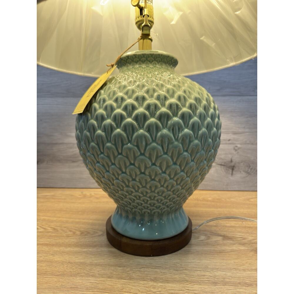 Ralph Lauren Green Pineapple Lamp 26” Shade Ceramic & Wood Base~New with Tag - Picture 4 of 12